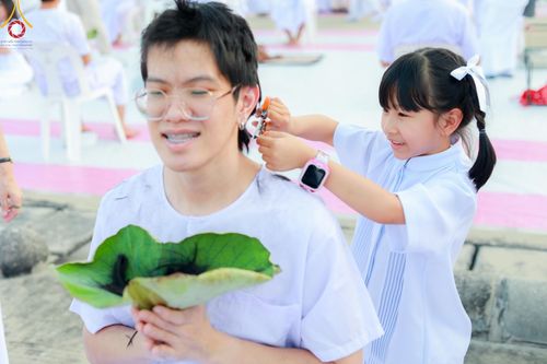 ภาพ No.179988:พิธีปลงผมนาคธรรมทายาท ในโครงการอุปสมบทหมู่ บูชาธรรมมหาปูชนียาจารย์ (ศูนย์อบรมวัดพระธรรมกาย) วันที่ 1 ธันวาคม พ.ศ. 2567 ณ ลานธรรมหารัตนวิหารคด วัดพระธรรมกาย จ.ปทุมธานี