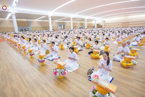 ภาพ No.212712:วันอาทิตย์ที่ 23 มีนาคม พ.ศ. 2568 พิธีร่วมบุญโครงการบรรพชาสามเณร 5,000 รูป ณ ห้องแก้วสารพัดนึก 2 วัดพระธรรมกาย