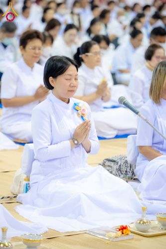 ภาพ No.204281:พิธีถวายภัตตาหารเป็นสังฆทาน แด่พระธรรมยาตรา ณ วัดพระธรรมกาย ตำบลคลองสาม อำเภอคลองหลวง จังหวัดปทุมธานี ในโครงการธรรมยาตรา กตัญญูบูชา มหาปูชนียาจารย์ พระมงคลเทพมุนี(สด จนฺทสโร) พระผู้ปราบมาร อนุสรณ์สถาน 7 แห่ง ปีที่ 13 วันที่ 31 มกราคม พ.ศ. 2568