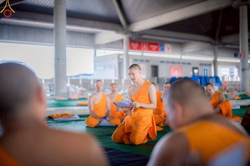 ภาพ No.219066:วันที่ 19-21 เมษายน พ.ศ. 2568 การเตรียมงานในลานธรรม , วิหารคด เพื่องานวันคุ้มครองโลก 22 เมษายน พ.ศ. 2568