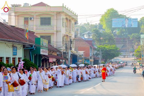 ภาพ No.224380:วันที่ 8 พฤษภาคม พ.ศ. 2568 พิธีถวายมหาสังฆทาน 101 วัด  บูชาธรรมอายุวัฒนมงคล 100 ปี สมเด็จอาชญาธรรมพระเจ้า สมเด็จพระสังฆราชแห่งคณะสงฆ์ไทยเขิน นครเชียงตุง ในนามพระครูบาไชยบูลย์ ธัมมชโย ณ วัดราชฐานหลวงเชียงยืน รัฐฉาน สาธารณรัฐแห่งสหภาพเมียนมา
