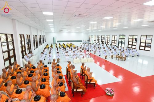 ภาพ No.194751:พิธีเจริญพระพุทธมนต์ และทำบุญตักบาตร ถวายพระราชกุศล แด่พระบาทสมเด็จพระเจ้าอยู่หัว เนื่องในโอกาสพระราชพิธีสมมงคล พระชนมายุเท่าพระบาทสมเด็จพระพุทธยอดฟ้าจุฬาโลกมหาราช สมเด็จพระปฐมบรมกษัตริยาธิราชแห่งพระราชวงศ์จักรี พุทธศักราช 2568 วันที่ 14 มกราคม พ.ศ. 2568