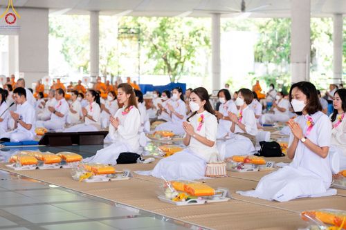 ภาพ No.102221:พิธีบุพเปตพลี ครั้งที่ 144 อุทิศบุญแด่หมู่ญาติที่ล่วงลับไปแล้ว และสืบทอดอายุพระพุทธศาสนา วันอังคารที่ 12 ธันวาคม พ.ศ. 2566 (วันพระแรม 15 ค่ำ เดือน 12) ณ หอฉันคุณยายอาจารย์ฯ วัดพระธรรมกาย