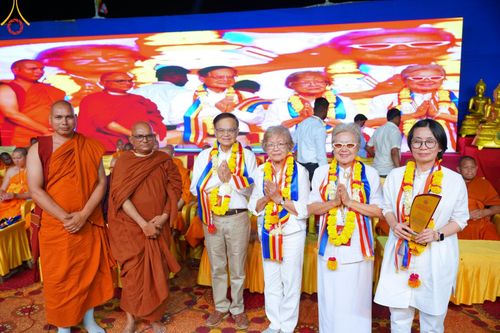ภาพ No.212833:วันอาทิตย์ที่ 23 มีนาคม พ.ศ. 2568 ❖ คณะสงฆ์นานาชาติส่งมอบพระประธาน 108 องค์ ทั่วอินเดียรำลึกชาตกาล 134 ปี ดร.อัมเบดการ์