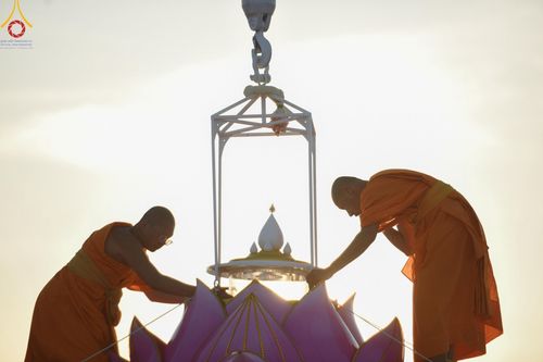 ภาพ No.211621:วันอาทิตย์ที่ 16 มีนาคม พ.ศ. 2568 พิธีอัญเชิญพระบรมสารีริกธาตุ ประดิษฐาน ณ ปทุมเจดีย์ ศูนย์อบรมเยาวชนปัตตานี