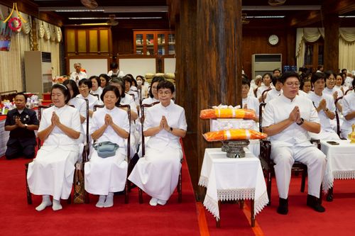ภาพ No.270781:วันที่ 18 พฤศจิกายน พ.ศ. 2568 วัดพระธรรมกาย เป็นเจ้าภาพบำเพ็ญกุศล  คุณยายอาจารย์ ดร.ตรีธา เนียมขำ  อดีตนายกสมาคมศิษย์หลวงพ่อวัดปากน้ำ ณ ศาลาสตมานุสรณ์ (ศาลาเรือนไทย) วัดปากน้ำ  พระอารามหลวง เขตภาษีเจริญ กรุงเทพมหานคร