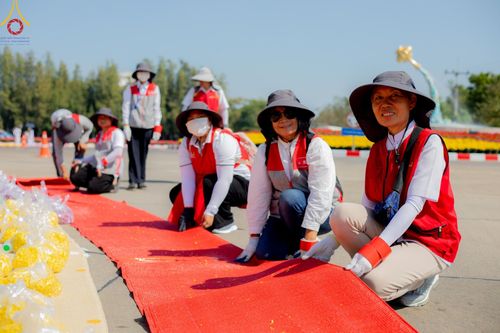 ภาพ No.191396:V.49 สารพัดV สารพัดดี ที่ธรรมยาตรา ในโครงการธรรมยาตรา กตัญญูบูชา มหาปูชนียาจารย์ พระมงคลเทพมุนี(สด จนฺทสโร) พระผู้ปราบมาร อนุสรณ์สถาน 7 แห่ง ปีที่ 13 ระหว่างวันที่ 2-31 มกราคม พ.ศ. 2568