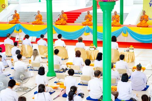 ภาพ No.227692:วันเสาร์ที่ 31 พฤษภาคม พ.ศ.2568 พิธีถวายผ้าไตรแด่สามเณรผู้เข้ารับการอุปสมบท , พิธีอุปสมบทสามเณรเตรียม DCI วัดพระธรรมกาย จ.ปทุมธานี