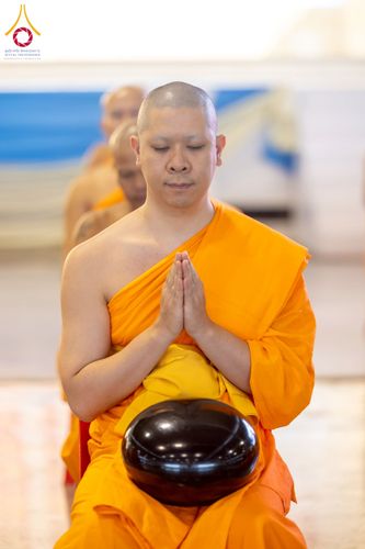 ภาพ No.223334:วันวิสาขบูชา วันอาทิตย์ที่ 11 พฤษภาคม พ.ศ. 2568 พิธีตักบาตร และปฎิบัติธรรม ณ สภาธรรมกายสากล วัดพระธรรมกาย