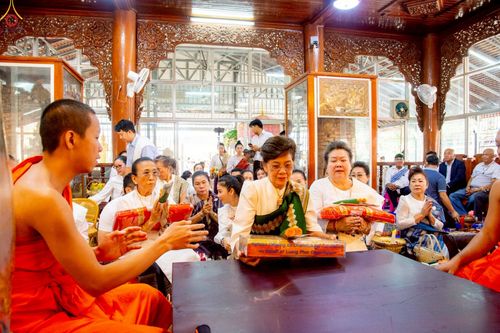 ภาพ No.271737:วันอาทิตย์ที่ 26 ตุลาคม พ.ศ. 2568 กฐินสมทบวัดต่างประเทศ โดยคณะศิษยานุศิษย์ บูชาธรรม 81 ปี  หลวงพ่อธัมมชโย ณ วัดสีอัมพอน นครเวียงจันทน์ สปป.ลาว