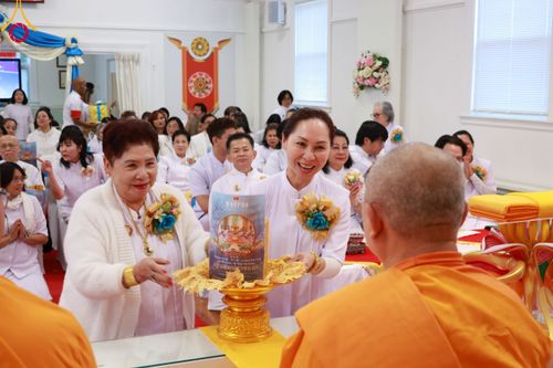 ภาพ No.98149:พิธีทอดกฐินสมปรารถนา วัดพระธรรมกายบอสตัน รัฐแมสซาชูเสตส์ ประเทศสหรัฐอเมริกา วันที่ 19 พฤศจิกายน พ.ศ. 2566