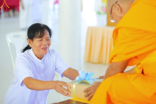 ภาพ No.183864:พิธีทอดกฐิน ณ ศูนย์กัลยาณมิตรพิจิตร ในโครงการทอดกฐินสามัคคีทั่วไทย 30,000 วัด บูชาธรรม 80 ปี หลวงพ่อธัมมชโย โดยคณะศิษยานุศิษย์วัดพระธรรมกาย วันที่ 11 พฤศจิกายน พ.ศ. 2567