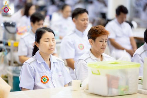 ภาพ No.277133:วันอาทิตย์ที่ 7 ธันวาคม พ.ศ. 2568 พิธีบูชาข้าวพระ ณ สภาธรรมกายสากล วัดพระธรรมกาย