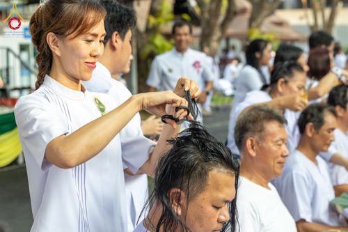 ภาพ No.135706:พิธีปลงผมธรรมทายาท โครงการบรรพชาและอุปสมบทหมู่ รุ่นบูชาธรรม 80 ปี หลวงพ่อธัมมชโย ณ หมู่บ้านบรรลุธรรม วัดพระธรรมกาย วันที่ 7 เมษายน พ.ศ. 2567