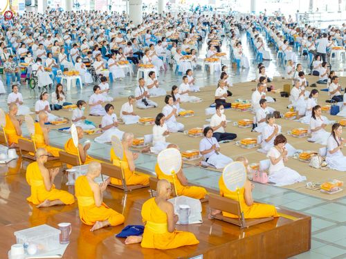 ภาพ No.240069:วันเสาร์ที่ 23 สิงหาคม พ.ศ. 2568 (วันพระ แรม 14 ค่ำ เดือน 9) พิธีบุพเปตพลี ครั้งที่ 169 ร่วมอุทิศบุญแด่หมู่ญาติที่ล่วงลับไปแล้ว และสืบทอดอายุพระพุทธศาสนา ณ หอฉันคุณยายอาจารย์ฯ วัดพระธรรมกาย