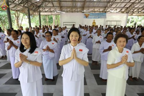 ภาพ No.152404:พิธีมอบสไบแก้ว โครงการอบรมอุบาสิกาแก้วจังหวัดบุรีรัมย์รุ่นที่ 1 วันที่ 6-8 กันยายน พ.ศ. 2567