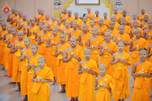 ภาพ No.161660:พิธีรับดวงแก้วนักเรียนบาลี ผู้สมัครสอบในนามวัดพระธรรมกาย วันพุธที่ 2 ตุลาคม พ.ศ. 2567 ณ เทวสภา อาคารร้อยปีคุณยายอาจารย์ฯ วัดพระธรรมกาย จ.ปทุมธานี