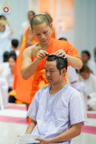 ภาพ No.216598:วันเสาร์ที่ 5 เมษายน พ.ศ. 2568 พิธีปลงผมธรรมทายาท โครงการบรรพชาอุปสมบทหมู่ธรรมทายาทอุดมศึกษารุ่น 52 ณ วัดพระธรรมกาย จ.ปทุมธานี