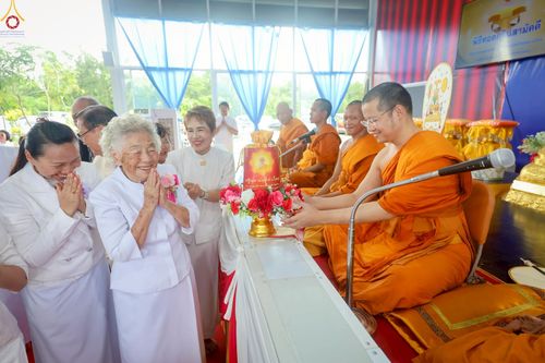 ภาพ No.272674:วันที่ 1 พฤศจิกายน พ.ศ. 2568 พิธีทอดกฐินสามัคคีทั่วไทย ณ วัดศรีวรรณวนาราม ต.คลองสาม อ.คลองหลวง จ.ปทุมธานี โดยคณะศิษยานุศิษย์ บูชาธรรม 81 ปี หลวงพ่อธัมมชโย