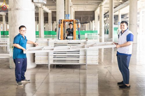 ภาพ No.60514:V.38 ทุ่มพลังเพื่อพ่อครบ 80 ปี ภาพการเตรียมงานของหน่วยงานต่างๆ เพื่อพิธีฉลองอายุวัฒนมงคล 80 ปี หลวงพ่อธัมมชโย และรับถวายมหาสังฆทาน 10,000 กว่าวัดทั่วประเทศ ในวันคุ้มครองโลก วันจันทร์ที่ 22 เมษายน พ.ศ. 2567