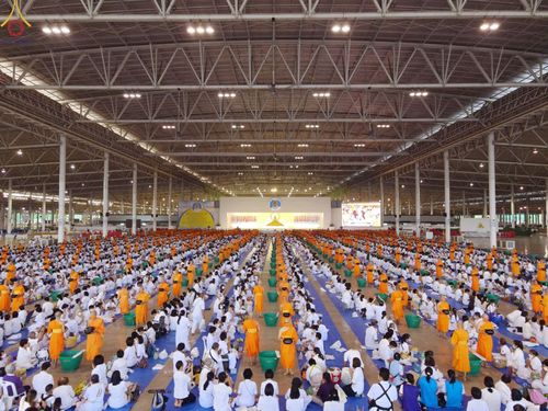 ภาพ No.75548:วัดพระธรรมกายจัด งานบุญวันอาทิตย์ต้นเดือน  มีกิจกรรมดังนี้ พิธีตักบาตร, พิธีบูชาข้าวพระ พระธรรมยาตรารับประกาศนียบัตร โครงการธรรมยาตราฯ ปีที่ 11 ในวันที่ 5 กุมภาพันธ์ พ.ศ. 2566 ณ วัดพระธรรมกาย อ.คลองหลวง จ.ปทุมธานี