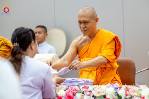ภาพ No.221852:โครงการปฏิบัติธรรมอบรมศีลธรรม “บวชอุบาสิกาแก้ว” ถวายเป็นพระราชกุศลแด่พระบาทสมเด็จพระเจ้าอยู่หัว เนื่องในโอกาสมหามงคล “วันฉัตรมงคล”  ระหว่างวันที่ 2 – 4 พฤษภาคม 2568  ณ อาคาร 115 ปี คุณยายอาจารย์ฯ