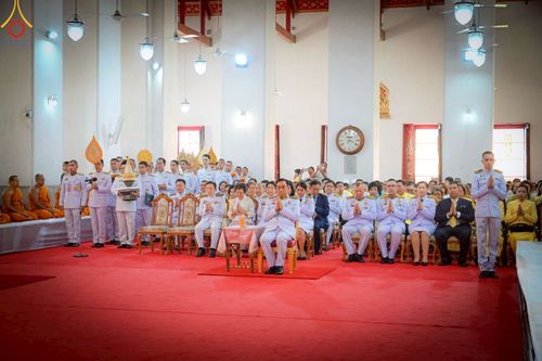 ภาพ No.214764:พิธีต้อนรับสัญญาบัตร พัดยศ พระราชวิเทศวชิรเวที (บัณฑิต วรปญฺโญ) เจ้าอาวาสวัดพระธรรมกายสกอตแลนด์ สหราชอาณาจักร ผู้ช่วยเจ้าอาวาสวัดพระธรรมกาย ณ อุโบสถพระไตรปิฏก วัดพระธรรมกาย