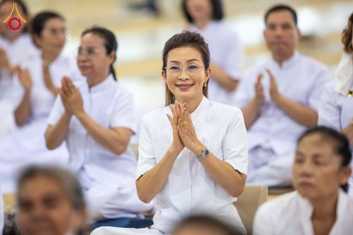 ภาพ No.127062:พิธีมอบใบประกาศเกียรติคุณองค์กรนานาชาติ และหน่วยงานที่ชักชวนคนร่วมโครงการนั่งสมาธิเพื่อสันติภาพโลกมากที่สุด วันอาทิตย์ที่ 1 มีนาคม พ.ศ. 2567 ณ สภาธรรมกายสากล วัดพระธรรมกาย