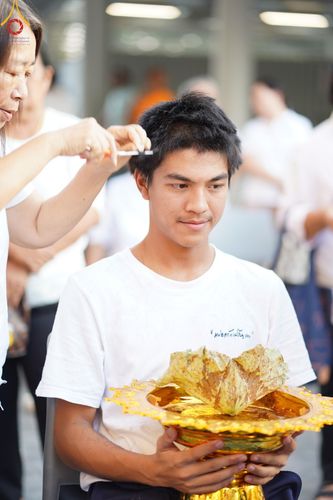 ภาพ No.132892:พิธีตัดปอยผม โครงการหน่อแก้วเปรียญธรรม รุ่นที่ 12 ณ ค่ายจองแชมป์ หมู่กฏิสามเณรเปรียญธรรม วัดพระธรรมกาย วันอาทิตย์ที่ 31 มีนาคม พ.ศ. 2567