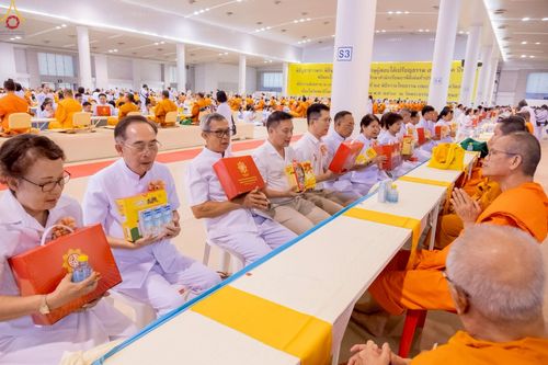 ภาพ No.236339:วันที่ 3 สิงหาคม พ.ศ. 2568 พิธีถวายมหาสังฆทานคณะสงฆ์ 2,000 กว่าวัดทั่วประเทศ ปีที่ 25 , พิธีถวายไทยธรรมคณะสงฆ์ 323 วัด 4 จังหวัดชายแดนภาคใต้ ณ วัดพระธรรมกาย
