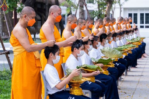 ภาพ No.44478:ประมวลภาพพิธีปลงผม โครงการบรรพชาสามเณรหน่อแก้วเปรียญธรรมรุ่นที่ 10