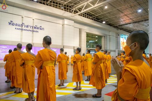 ภาพ No.48511:ประมวลภาพพิธีรับร่างนักสร้างบารมี พระเดชพระคุณพระสุธรรมญาณวิเทศ วิ. (สุธรรม สุธมฺโม)