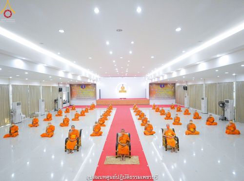 ภาพ No.40699:พิธีตัดปอยผม ปลงผม ขอขมารับผ้าไตรและพิธีบรรพชา ในโครงการอุปสมบท บูชาธรรมมหาปูชนียาจารย์ ประจำปี 2564 ชุดที่ 15