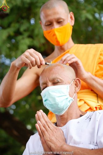 ภาพ No.39668:พิธีตัดปอยผม ปลงผม ขอขมารับผ้าไตรและพิธีบรรพชา ในโครงการอุปสมบท บูชาธรรมมหาปูชนียาจารย์ ประจำปี 2564 ชุดที่ 4