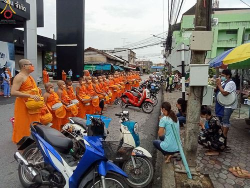 ภาพ No.45770:ประมวลภาพกิจกรรม โครงการบรรพชาสามเณรฟื้นฟูพระพุทธศาสนาทั่วไทย ณ วัดเวฬุวัน และศูนย์ปฏิบัติธรรมและอบรมเยาวชนยะลา