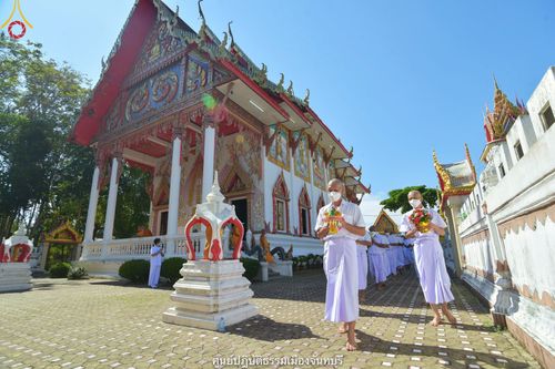 ภาพ No.39815:พิธีตัดปอยผม ปลงผม ขอขมารับผ้าไตรและพิธีบรรพชา ในโครงการอุปสมบท บูชาธรรมมหาปูชนียาจารย์ ประจำปี 2564 ชุดที่ 6