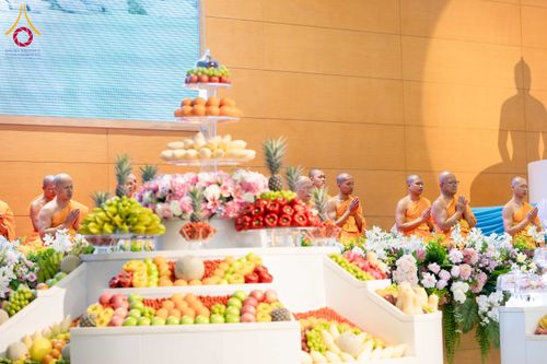 ภาพ No.287618:วันที่ 1 มกราคม พ.ศ. 2569 พิธีบูชาข้าวพระ ณ สภาธรรมกายสากล วัดพระธรรมกาย