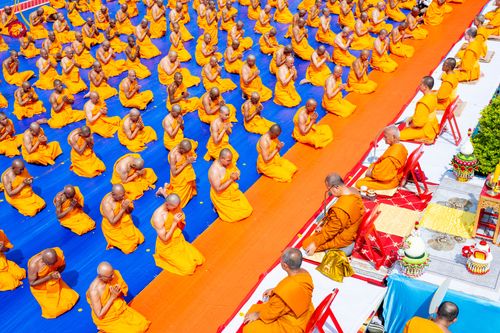 ภาพ No.314158:วันจันทร์ที่ 16 มีนาคม พ.ศ. 2569 พิธีถวายบาตรอัฐบริขาร และพิธีขอนิสัยแก่สามเณรธรรมทายาท 500 รูป ณ วิหารมายาเทวี ประเทศเนปาล