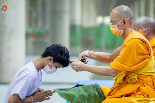 ภาพ No.43992:ประมวลภาพพิธีปลงผม โครงการบรรพชาสามเณรฟื้นฟูพระพุทธศาสนาทั่วไทย ณ ศูนย์อบรมวัดพระธรรมกาย