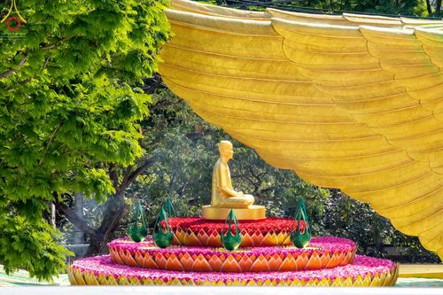 ภาพ No.42685:พิธีอัญเชิญมยุรนาวากาศ ประดิษฐาน ณ อาคาร 100 ปี เนื่องในวันคล้ายวันเกิด ครบ 113 ปี คุณยายอาจารย์มหารัตนอุบาสิกาจันทร์ ขนนกยูง