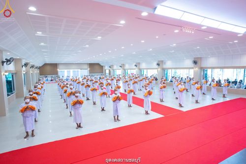 ภาพ No.40881:พิธีตัดปอยผม ปลงผม ขอขมารับผ้าไตรและพิธีบรรพชา ในโครงการอุปสมบท บูชาธรรมมหาปูชนียาจารย์ ประจำปี 2564 ชุดที่ 17