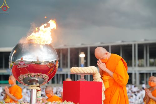 ภาพ No.52560:ประมวลภาพวันคล้ายวันเกิดครบรอบ 138 ปี พระมงคลเทพมุนี (สด จนฺทสโร) พระผู้ปราบมาร ชุดที่ 2