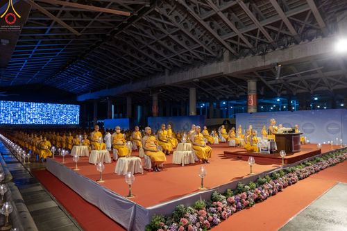 ภาพ No.42000:พิธีฉลองชัยสวดมนต์ บทธัมมจักกัปปวัตตนสูตร 4,000,002,565 จบ เพื่อเป็นสิริมงคลตอนรับศักราชใหม่