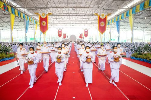 ภาพ No.52443:ประมวลภาพวันคล้ายวันเกิดครบรอบ 138 ปี พระมงคลเทพมุนี (สด จนฺทสโร) พระผู้ปราบมาร ชุดที่ 1