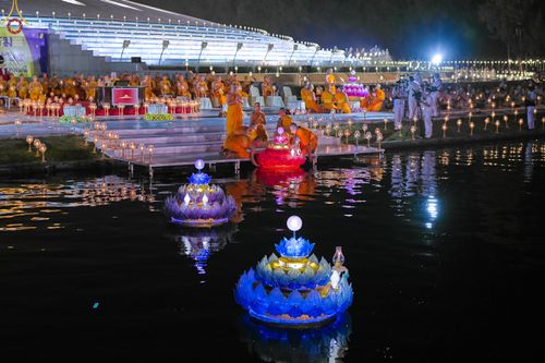 ภาพ No.55366:ประมวลภาพพิธีลอยกระทงธรรม ณ วัดพระธรรมกาย (วันที่ 8 พฤศจิกายน พ.ศ. 2565)
