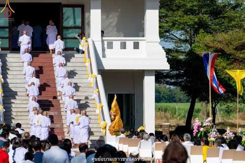 ภาพ No.40287:พิธีตัดปอยผม ปลงผม ขอขมารับผ้าไตรและพิธีบรรพชา ในโครงการอุปสมบท บูชาธรรมมหาปูชนียาจารย์ ประจำปี 2564 ชุดที่ 11