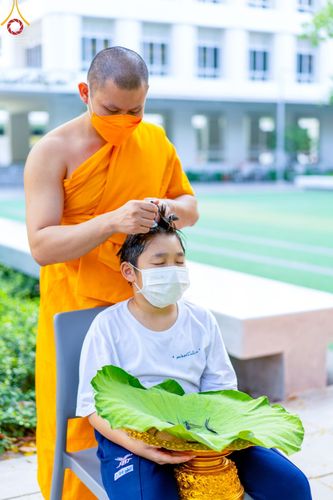ภาพ No.44480:ประมวลภาพพิธีปลงผม โครงการบรรพชาสามเณรหน่อแก้วเปรียญธรรมรุ่นที่ 10