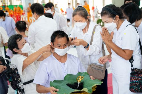 ภาพ No.47482:ประมวลภาพพิธีตัดปอยผม โครงการบรรพชาอุปสมบทหมู่ รุ่นเข้าพรรษา 2565