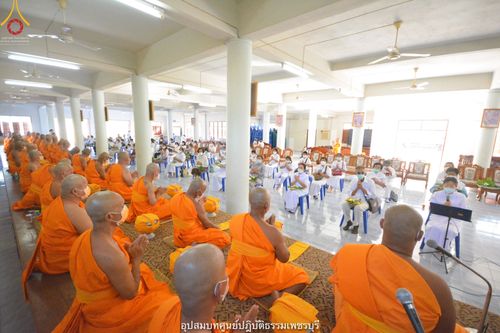 ภาพ No.40701:พิธีตัดปอยผม ปลงผม ขอขมารับผ้าไตรและพิธีบรรพชา ในโครงการอุปสมบท บูชาธรรมมหาปูชนียาจารย์ ประจำปี 2564 ชุดที่ 15