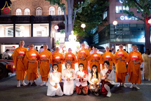 ภาพ No.328999:วันเสาร์ที่ 16 พฤษภาคม พ.ศ.2569 งานเทศกาลโคมวิสาขบูชานานาชาติ หรือ ยอนดึงฮเว  연등회 (Lotus Lantern Festival) ประจำปี 2569 ประเทศเกาหลีใต้
